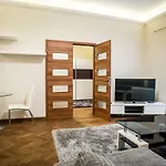 Downtown Szemere Apartment