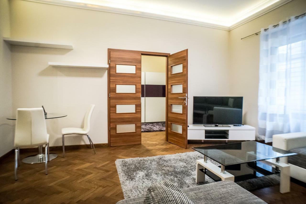Downtown Szemere Apartament
